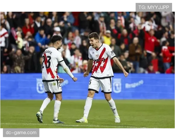 西甲赛季球迷热情高涨 助力球队表现持续回升