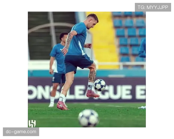 赛事回顾专栏：近期焦点战表现稳健，关键球员发挥稳定