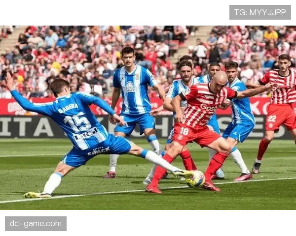 西甲硬仗预告：焦点对决即将上演，争冠与保级形势再受考验