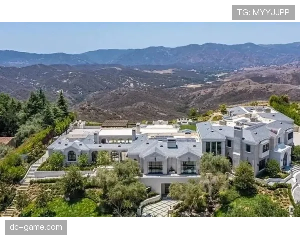 特雷·杨家的车库比我的房子还贵